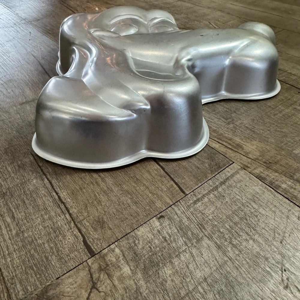 Vintage Walt Disney Productions Pluto Cake Pan –Wilton Character Mold‎ – Rare